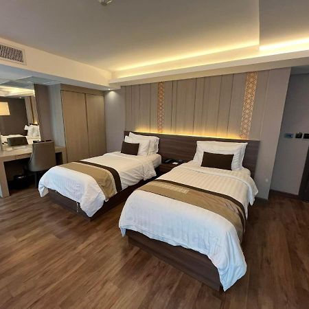 Arte Hotel - Sha Extra Plus Банкок Екстериор снимка