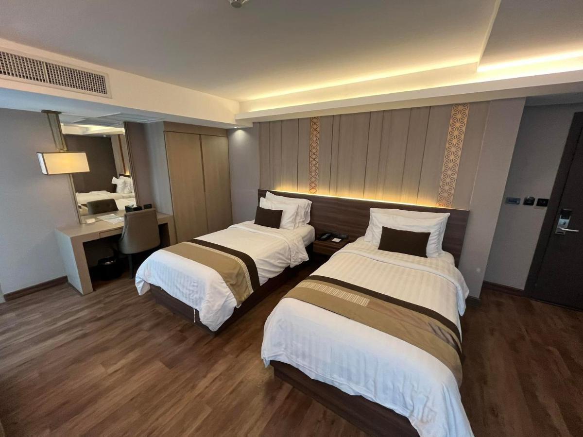 Arte Hotel - Sha Extra Plus Банкок Екстериор снимка