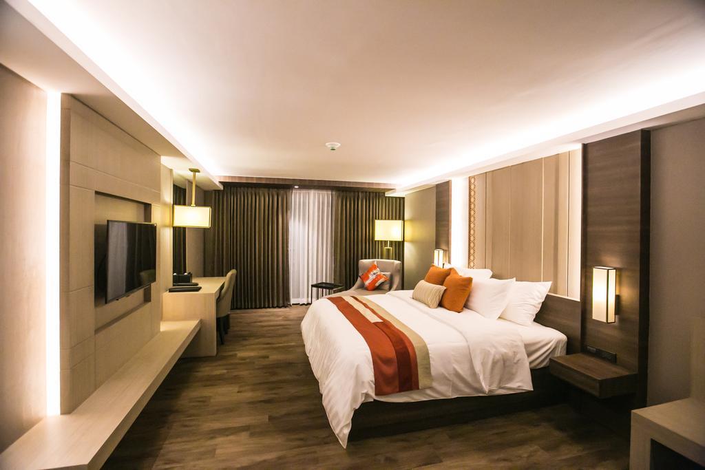 Arte Hotel - Sha Extra Plus Банкок Екстериор снимка