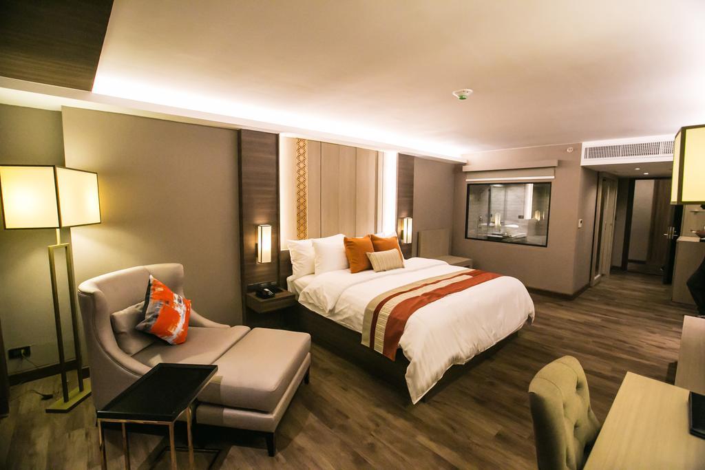Arte Hotel - Sha Extra Plus Банкок Екстериор снимка