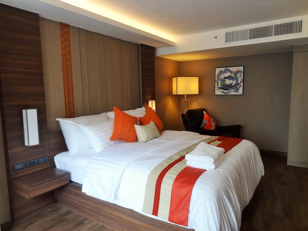 Arte Hotel - Sha Extra Plus Банкок Екстериор снимка