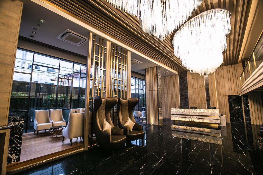 Arte Hotel - Sha Extra Plus Банкок Екстериор снимка