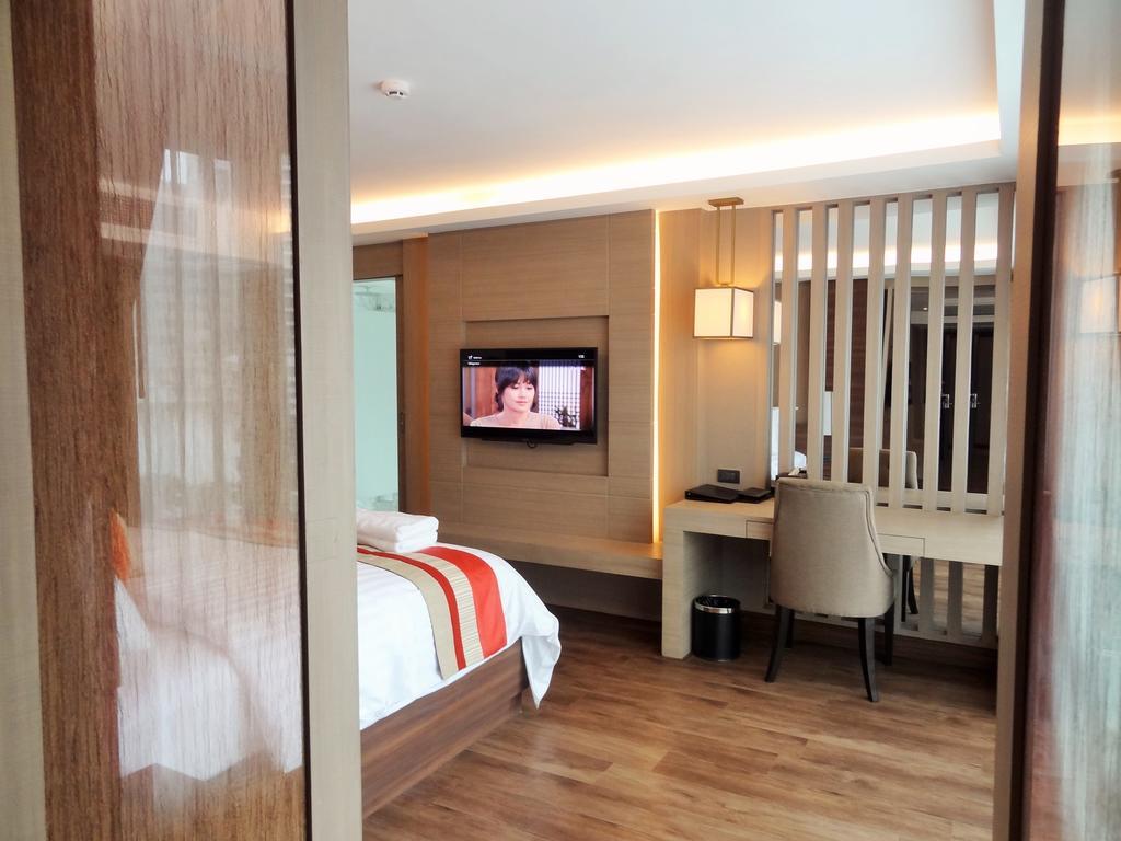 Arte Hotel - Sha Extra Plus Банкок Екстериор снимка
